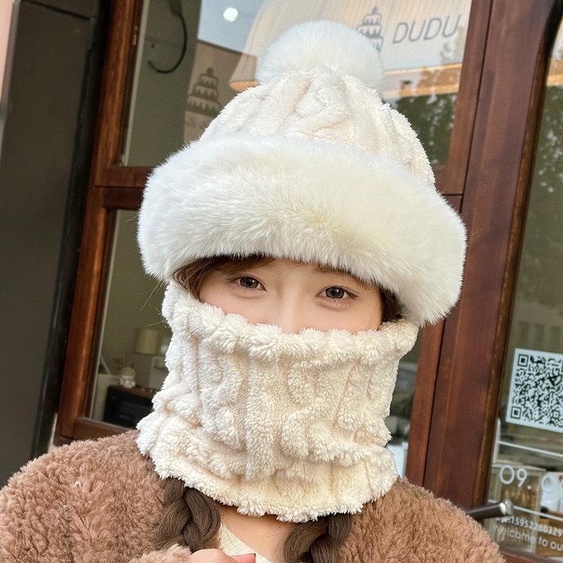 "Women's Winter Warm Cycling Hat with Windproof Mask & Thick Velvet Neck Integration"