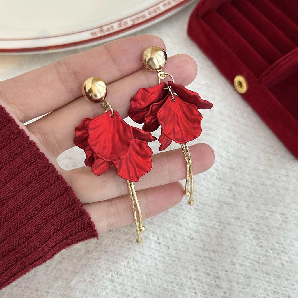Red Petal Earrings  Elegant and Fashionable Flower-shaped Earrings for Women