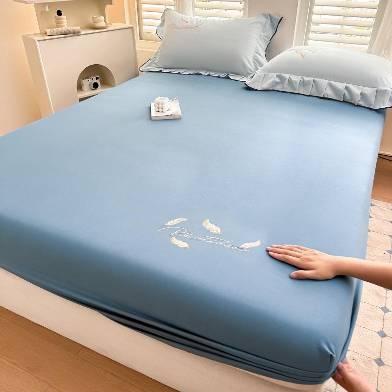 Washed embroidered fitted sheet three-piece set bed partition and non-slip all-inclusive mattress protective cover