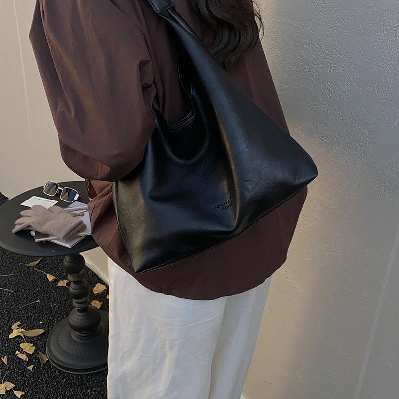 Premium texture large-capacity bag women's 2025 autumn and winter new Maillard relaxation casual shoulder tote bag