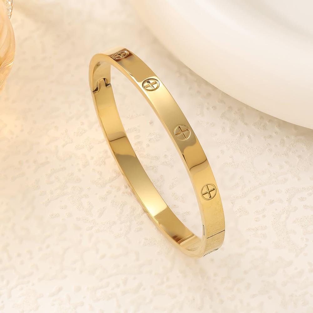 18K Gold Cross Bracelet: Elegant Titanium Steel Bangle for Women, Featuring a Stylish and Minimalist Design, Perfect for Couples.