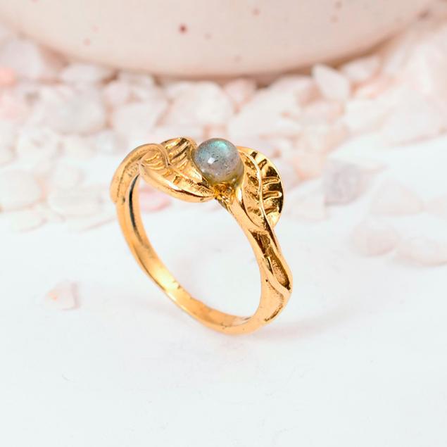 Delicate Leaf Wrap Gold Labradorite Ring: Nature-inspired gemstone jewelry with a small, iridescent stone and sculpted leaf band.
