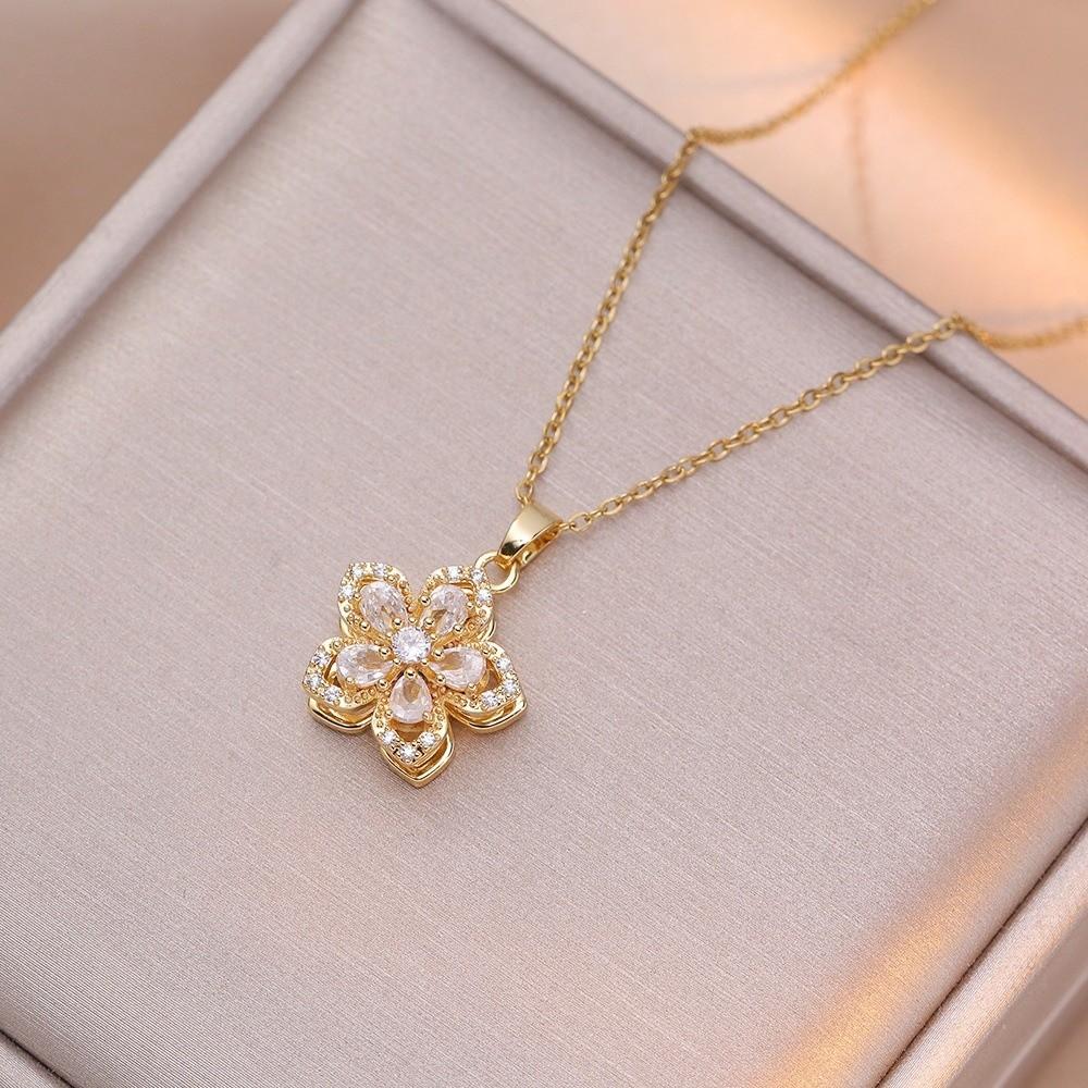 Sweet Zircon Pendant Necklace Shiny Petal Gold Necklace Gifts Rotatable Flowers Choker For Women