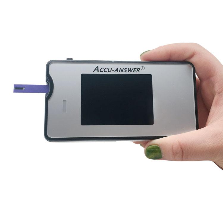 Accu Answer Cholesterin, Blutzucker, Harnsäure, Hämoglobin 4-in-1 Instrument mit Teststreifen