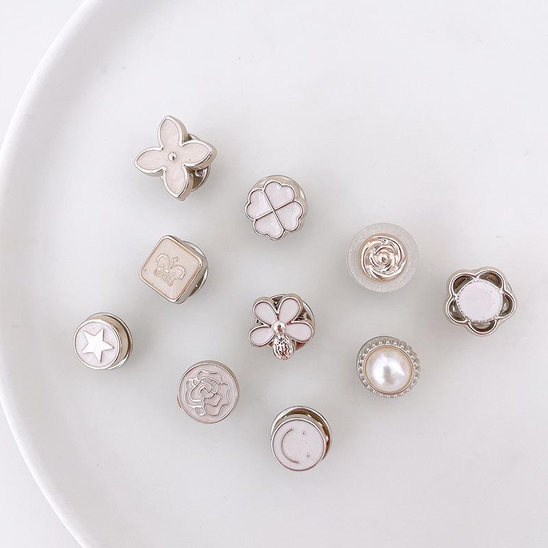 Mini Floral Anti-Exposure Brooch Pin - Cardigan, Scarf & Collar Accessory