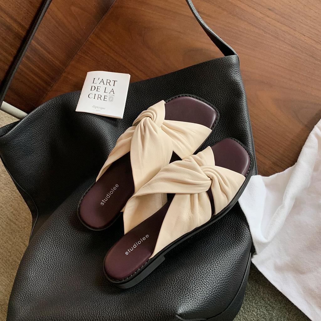 Grape Mother, the Same Style, Huge Comfortable Pleated Kinked Cloud Row Wind One-word Slippers, Square Head Versatile Flat Bottom Cool Slippers