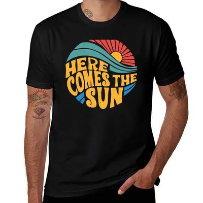 Here Comes the Sun Vintage Retro T-Shirt Übergröße Fitness Sport T-Shirt