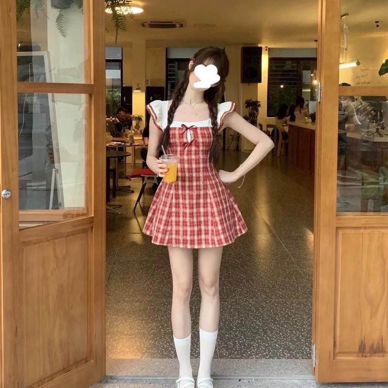 Elegant Retro Red Plaid Puff Sleeve Princess Dress - Slimming & Perfect for Petites