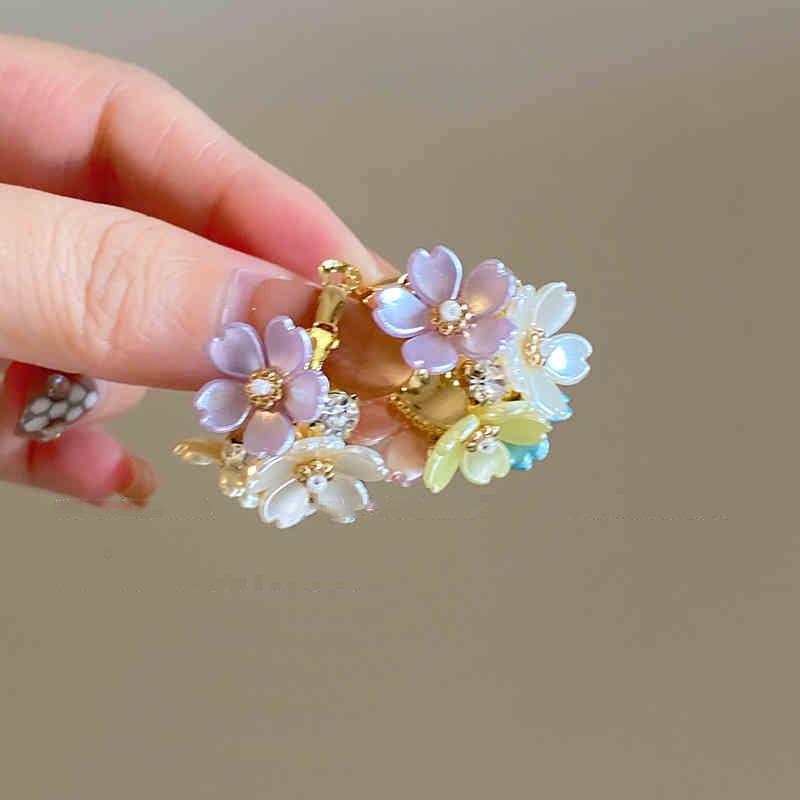 Silver needle French retro flower pearl fringed earrings personality sweet temperament stud earrings women