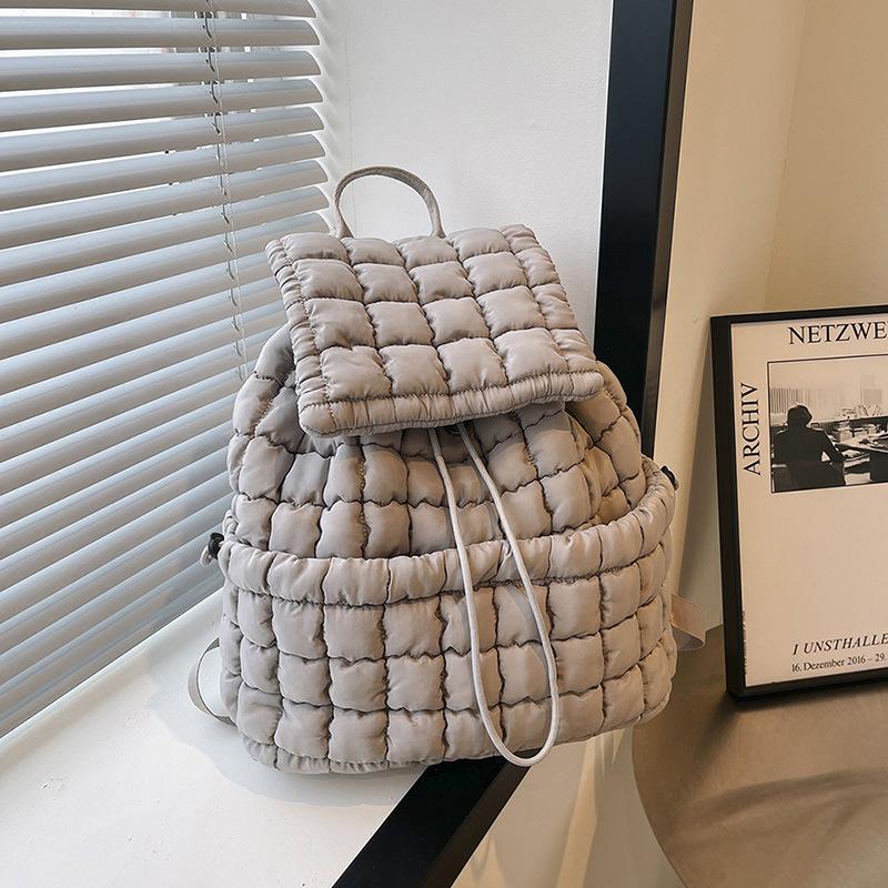 Niche casual simple design women's summer wind backpack pleated cloud fashion down cotton plaid drawstring backpack