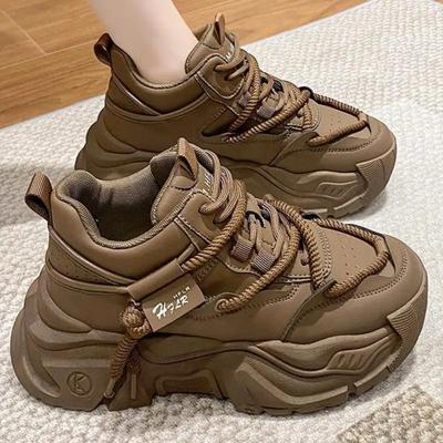 Vår Höst Brun Läder Tjock Sula Snörning Dam Casual Sneakers Ny Mode Sportstil Utomhus Kilklackar Pappa Promenadskor