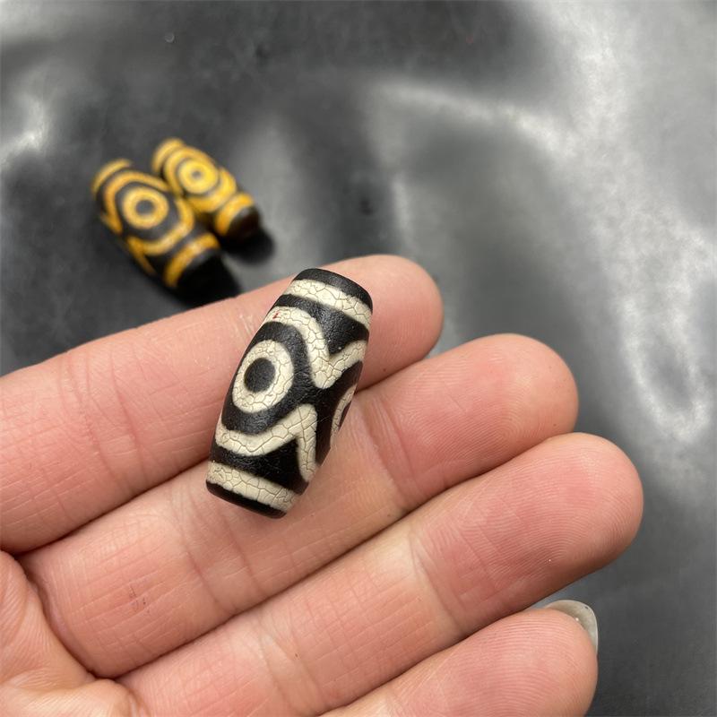 Ten Thousand Jade Tibetan Retro Aged Three-Eyed Dzi Agate Tube Beads Loose Beads