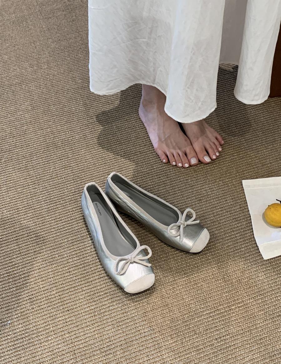 

Туфли Мэри Джейн с квадратным носком женские туфли 2025 осень и зима новые замшевые с ремешком с французским юбочным темпераментом одинарные туфли 39 серебряный