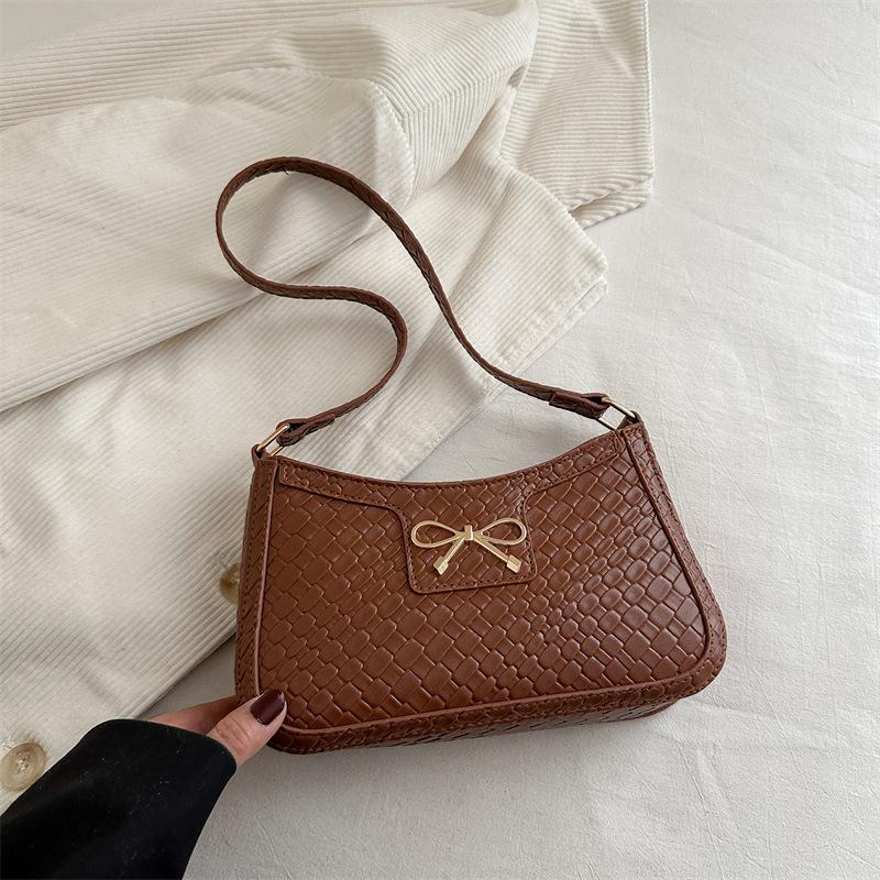 Sweet girly heart weave pattern 2025 spring new simple fashion bow underarm shoulder bag