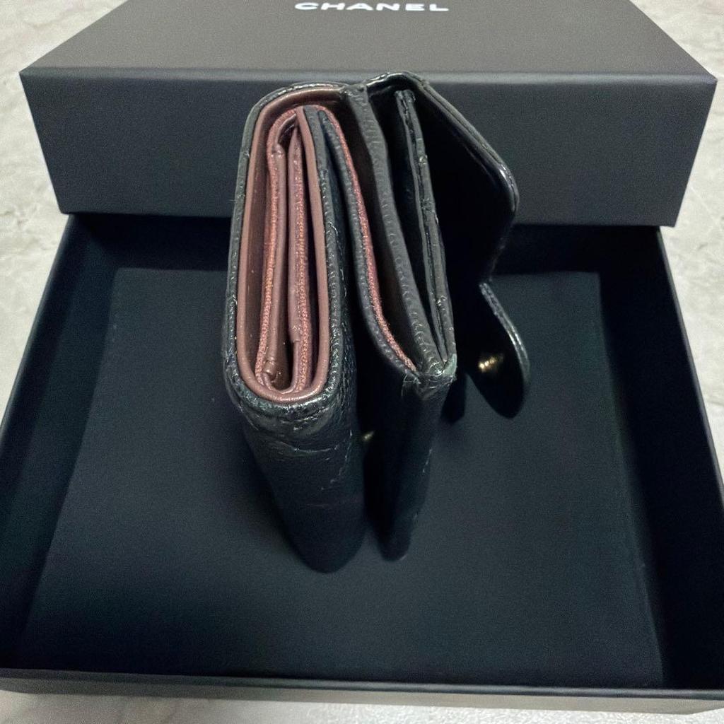 Used Gold Hardware, Caviar Skin, CHANEL, Black, Tri-fold Wallet, Used by a Woman