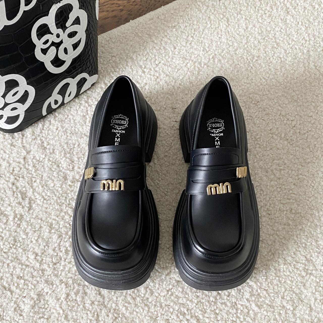 

Мокасины женские в британском стиле с мягкой подошвой, одинарные туфли с одной педалью, черные кожаные туфли 35 чёрный