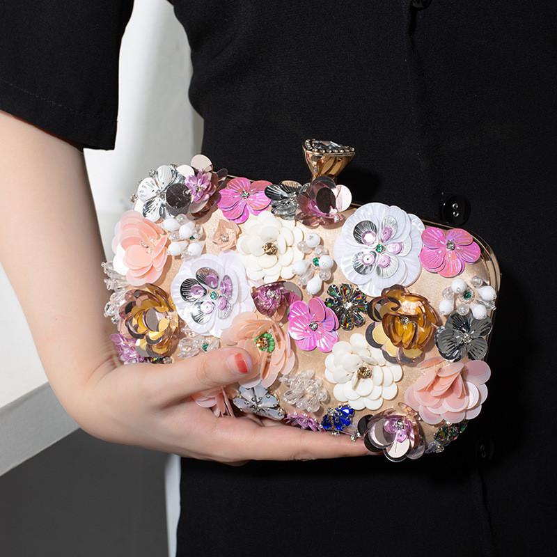 Pochette da sera floreale fatta a mano con perle per donna con chiusura a lucchetto per eventi formali