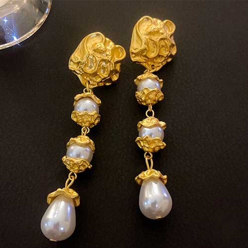 Elegant Women Men Fashion Classic Crystal Pendant Earrings For Women Girls Vintage Palace Style Gorgeous Ear Rings Jewelry