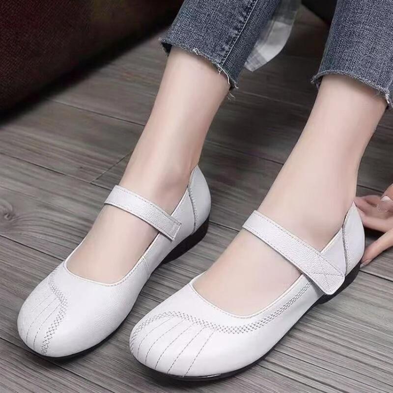New Style Flat-bottom Casual Women's Shoes with Flat Heel Opening and Single Strap.