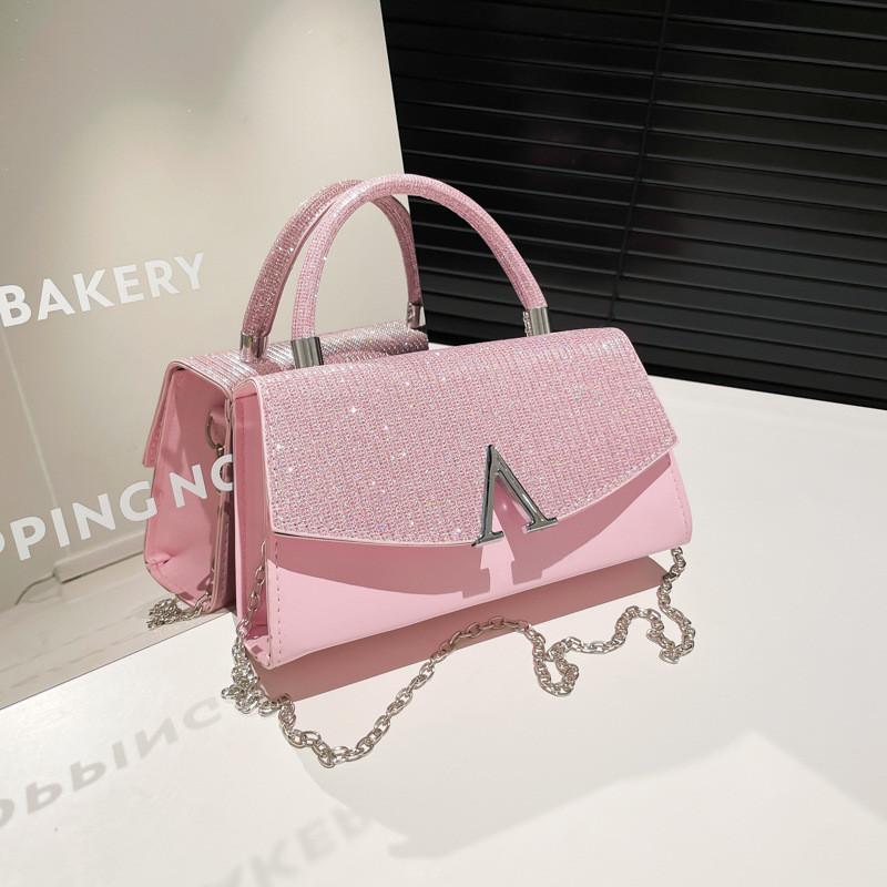 Fashionable V Letter Decoration With Glossy Material Women Chain Crossbody Bag
