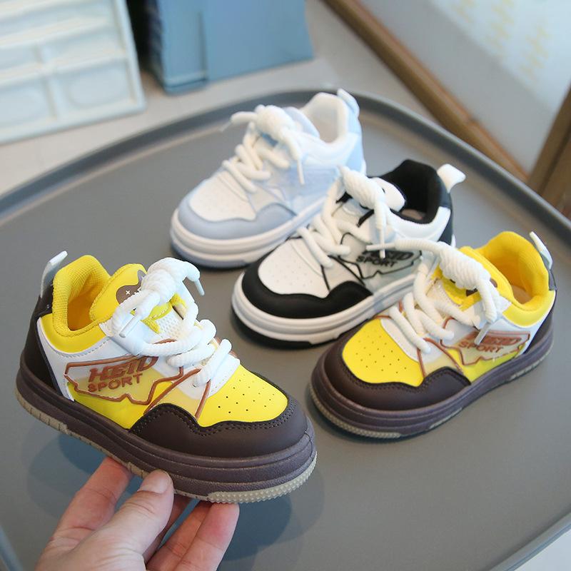 Kinder Sportschuhe 2025 Frühling und Herbst Jungen Freizeit Board Schuhe neue High-Top Mädchen kleine weiße Schuhe weich besohlte Babyschuhe Liste