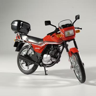 1:12 SUZUKI GS125 King Motorcycle Alloy Diecast Model Sound And Light Children's Toy Car Ornaments Trendy Decoration With Friend