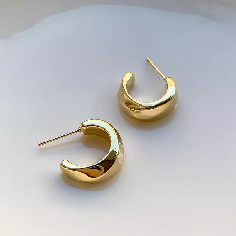 S Silver Needle Cold Wind Metal Smooth Irregular Design Sense Semicircular Circle Earrings Hipster Earrings Short Women золотой