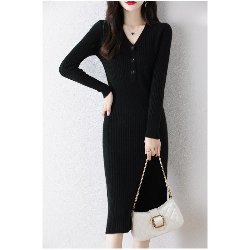 

Осень и зима новое трикотажное платье тонкой вязки однотонное с V-образным вырезом женственность средней длины базовая модель с юбкой-свитером One Size чёрный