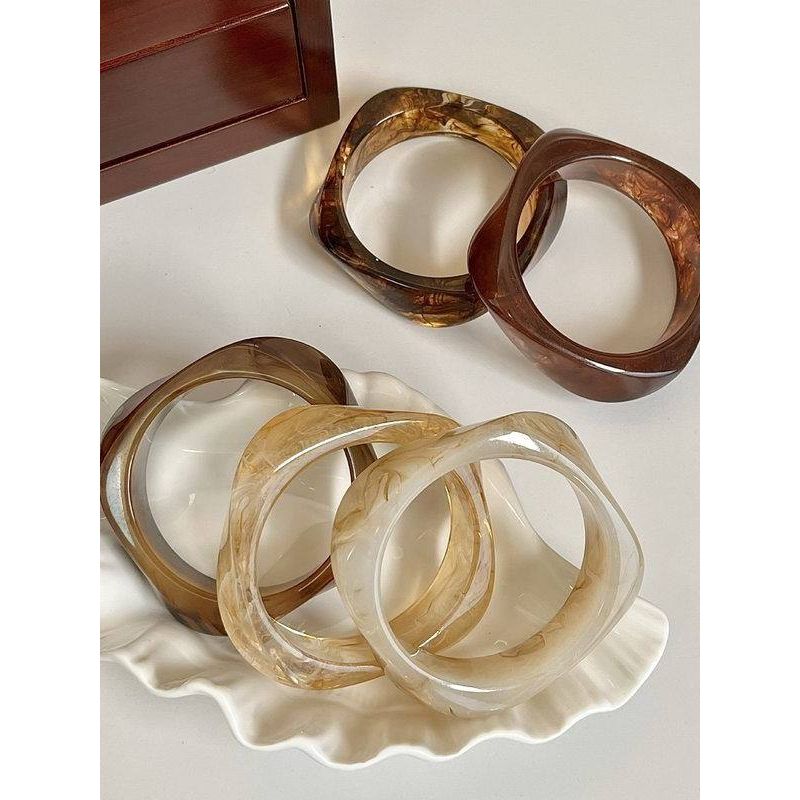 European and American Geometric Gradient Coffee-Colored Bracelet Resin Curved Bracelet Niche Design Student Best Friend Jewelry Acetate Bracelet