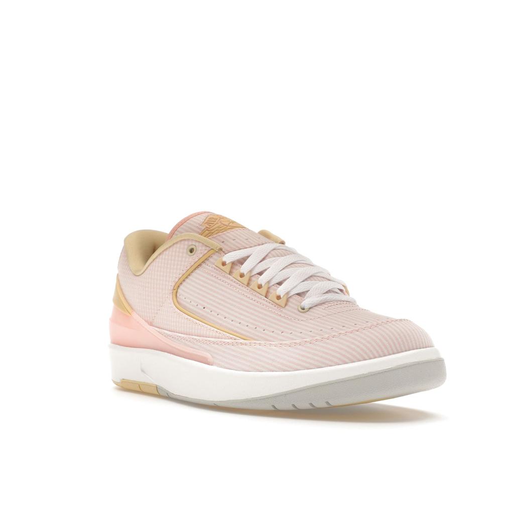 Мужские кроссовки Air Jordan 2 Retro Low из сирсакера розовая атмосфера бледно-ваниль DX6930-600