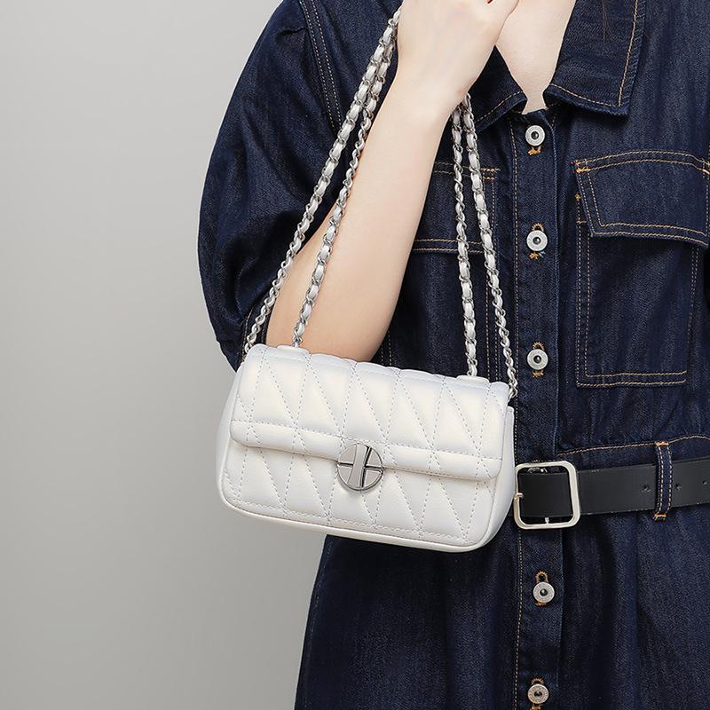 New Crossbody Bag for Autumn and Winter for Women's Underarm Bag High-end Small Fragrance Style Chain Bag