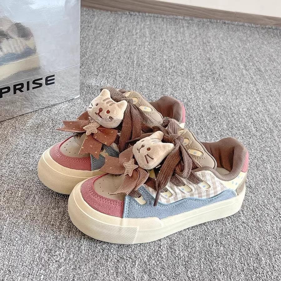 Niche retro Hong Kong style board shoes women's spring 2025 new versatile chic shoes student platform white shoes tide