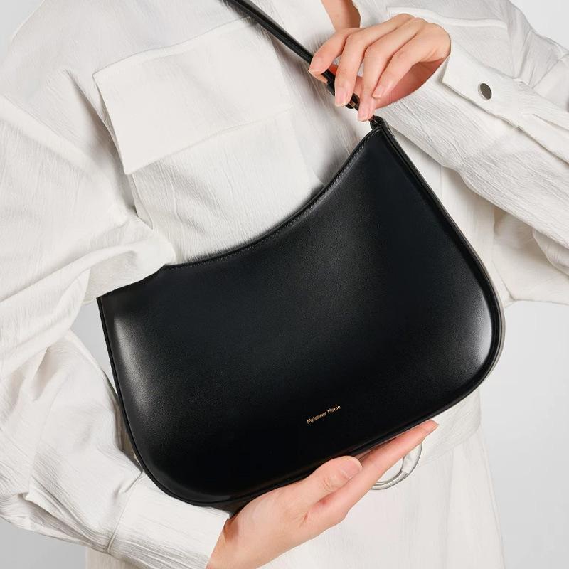 Leather Underarm Bag Premium Cowhide Crescent Bag Large Capacity Commuter Handbag Niche Light Luxury One Shoulder Baguette Bag