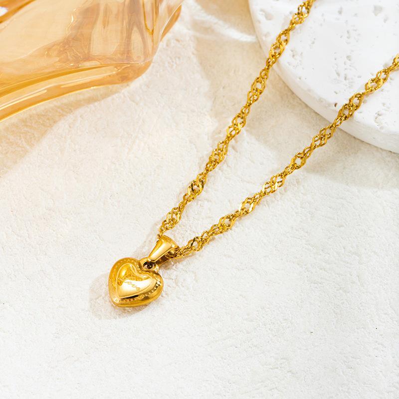 Women's Light Luxury Heart Clavicle Necklace - 18k Gold-Plated, Colorfast Pendant