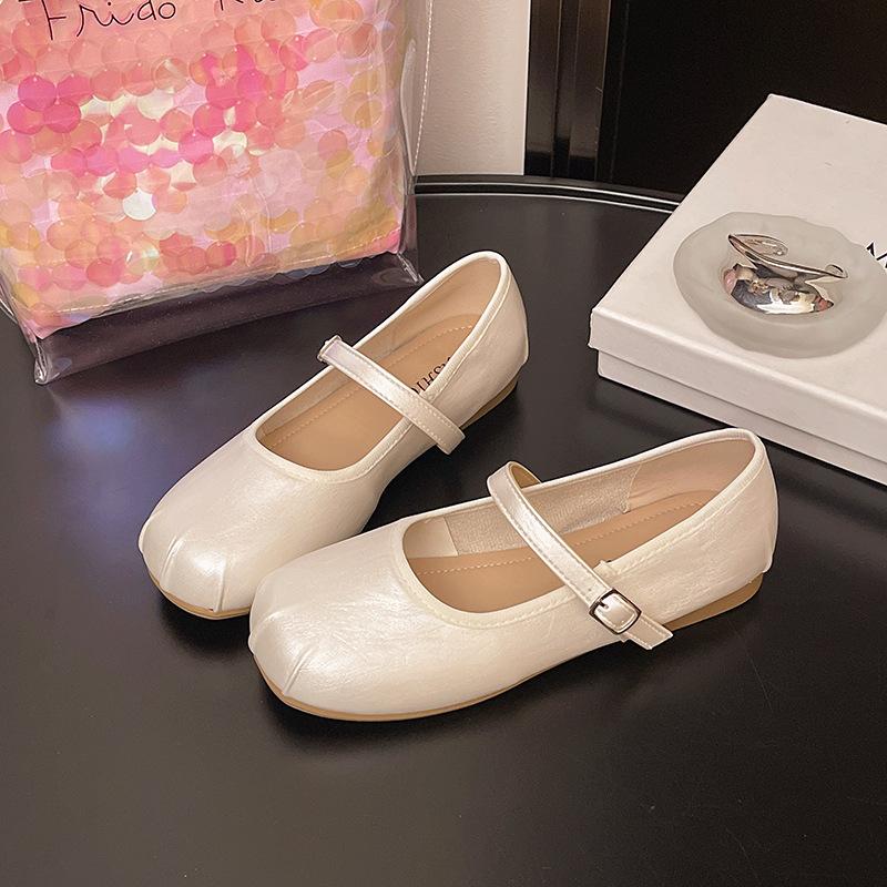 New versatile square head pleated word with soft bottom flat bottom shallow mouth ballet Mary Jane women's single shoes