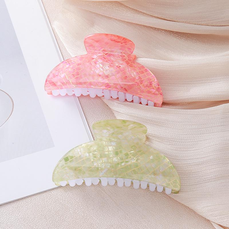 Iridescent Plaid Mother-of-Pearl Shark Clip: Durable, Elegant, Versatile Hair Accessory for Updos and Daily Use.