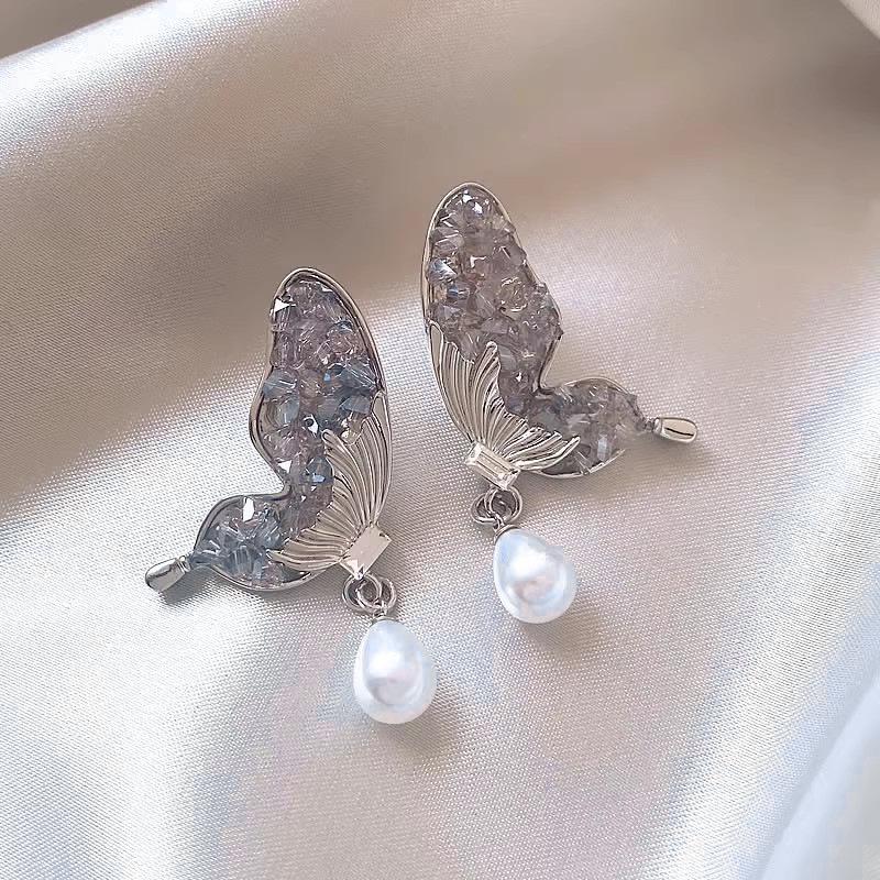 Elegant Silver Needle Diamond Bow Earrings - Luxurious, High-Quality Fashion for Women