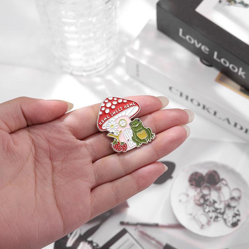 Cute Cartoon Mushroom Frog Brooch Pin Cute Decorative Badge For Backpack And Clothing
