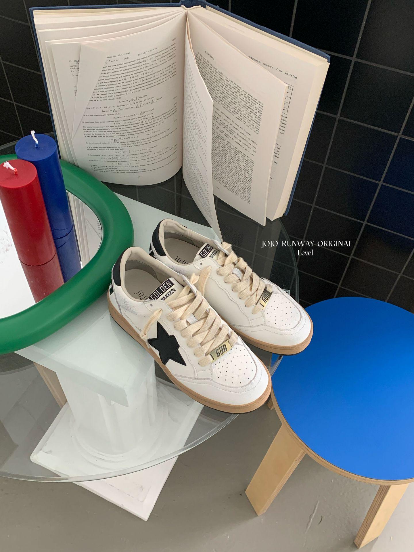 

Женские ретро белые кожаные кроссовки, модная повседневная спортивная обувь на начало весны 2025 года 35