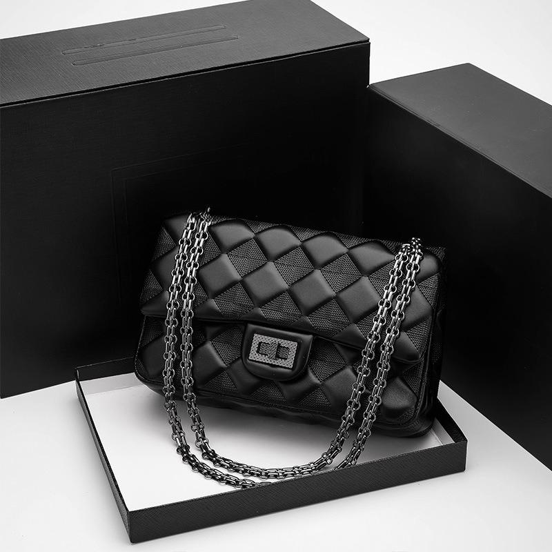 New Simple Small Fragrance Style Diamond Embroidered Crossbody Chain Bag High Quality Exquisite Temperament Versatile Socialite Bag