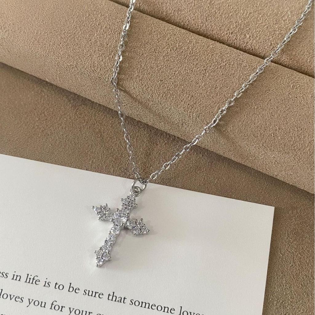 Exquisite French Silver Cubic Zirconia Cross Pendant Necklace for Women - Elegant, Personalized Design Clavicle Chain