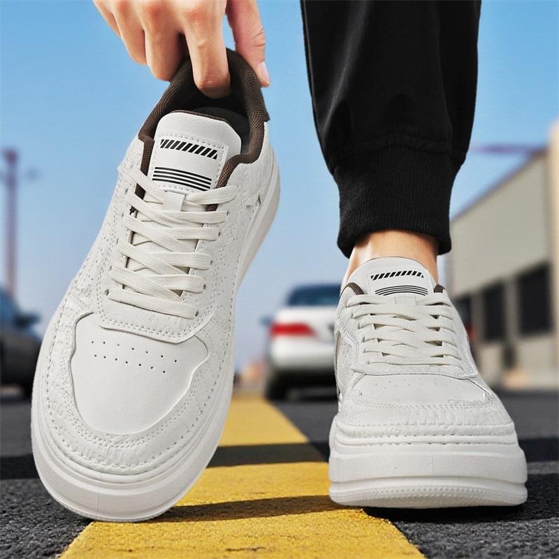 New Men's Classic Four Seasons Fashion Low Top Thick Sole Skateboarding Shoes Comfortable Soft Sole Basketball  Sneakers