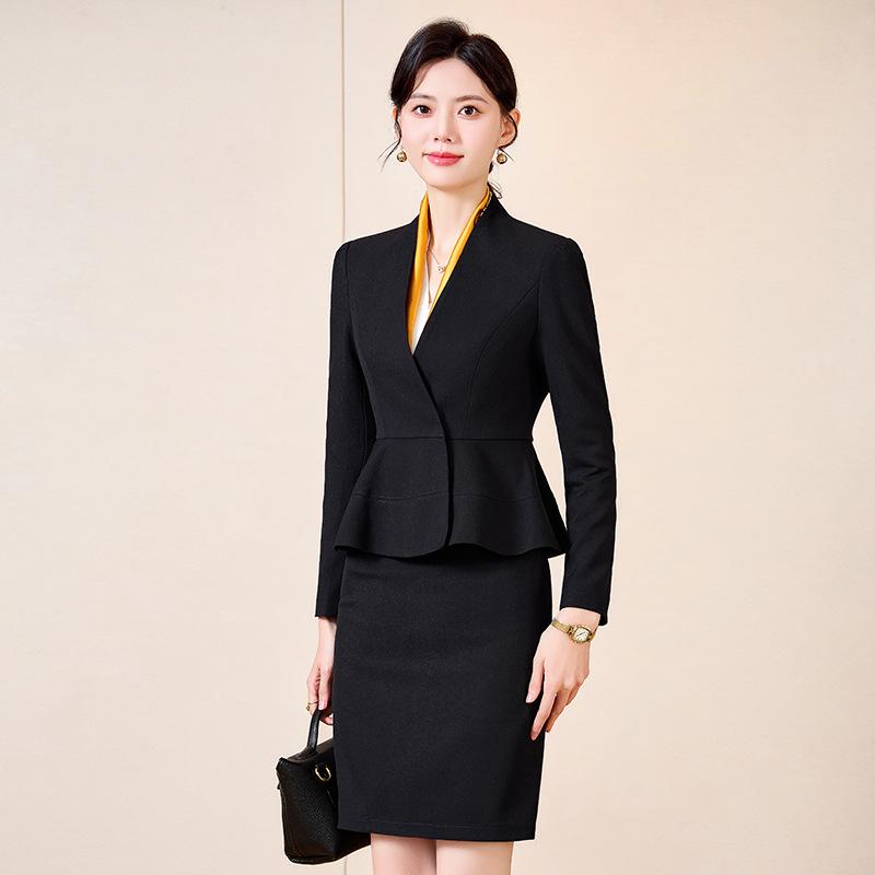 Chic Professional Women's Skirt Suit - Elegant Spring/Autumn Beauty Salon Front Desk Uniform