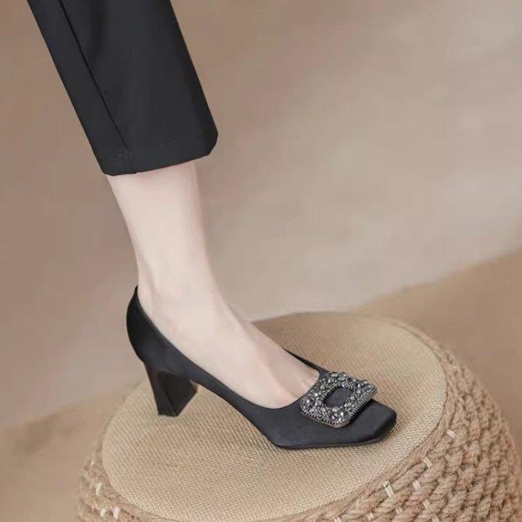 Xiaoxiangfeng with skirt high heels women's 2025 autumn new French rhinestone shoes temperament square head thick heel evening shoes