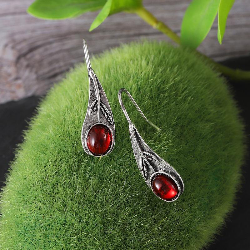 New Vintage Inlaid Red Gemstone Leaf Earrings Personality Ethnic Style Leaf Earrings