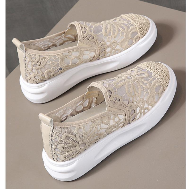 2026 new Comfortable mesh thick sole height increasing sandals Women Flat Sneakers Light Breathable Spring Stylish Trend Shoes