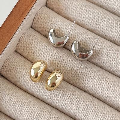 New  Four Seasons Classic Metal Style Smooth Hollow Crescent Titanium Steel Earrings for Women Wear Non Fading Jewelry