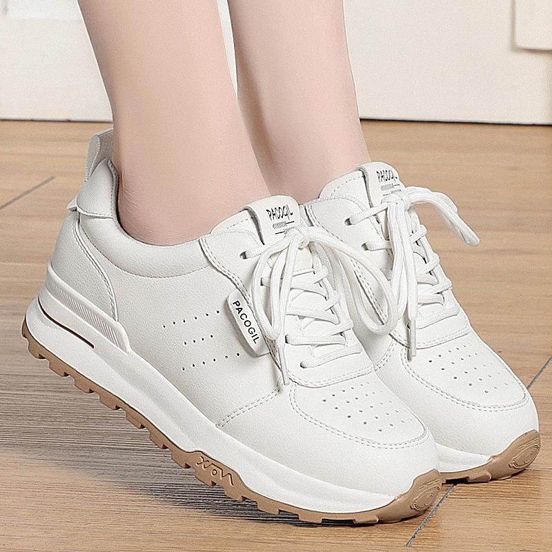Spring Autumn Casual Soft Sole Lace-Up Small White Shoes All Match Sports Shoes Light Ladies Casual Board Shoes Mother Shoes