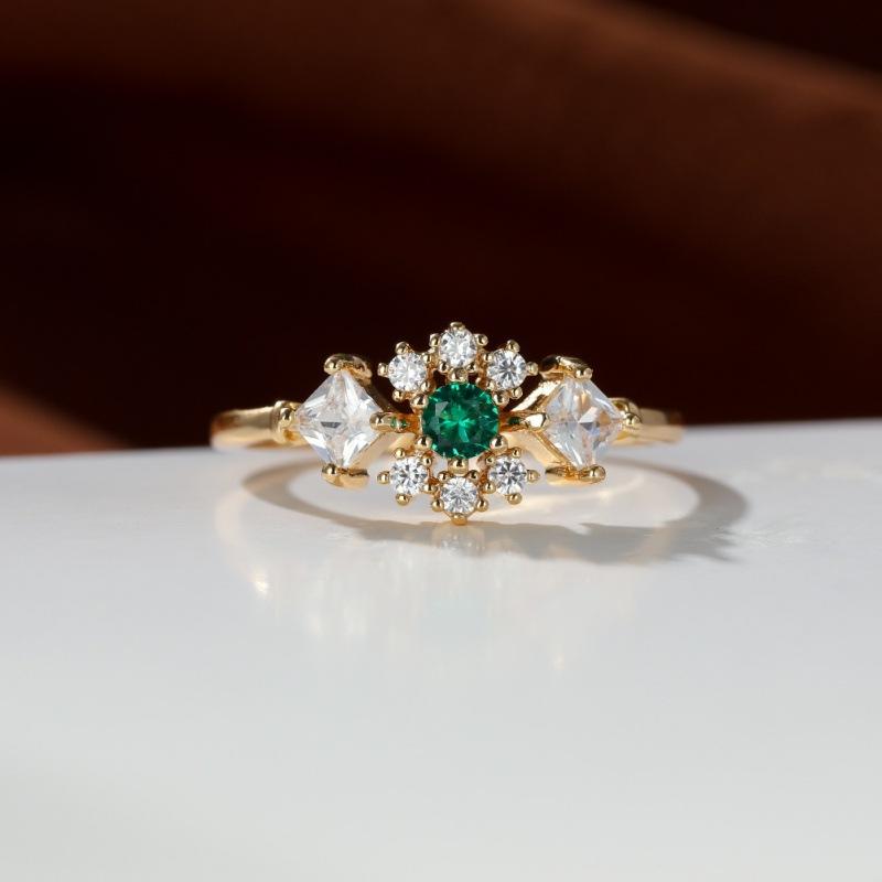 Wish the New K Top Gifter Emerald Round Diamond Edge Small White Diamond Rhombus White Diamond Princess Ring Wind
