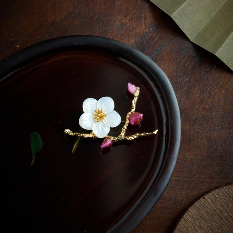 Elegant Plum Blossom Brooch Vintage Style Mother Of Pearl Inlay Luxury Womens Clothing Accessory Floral Design